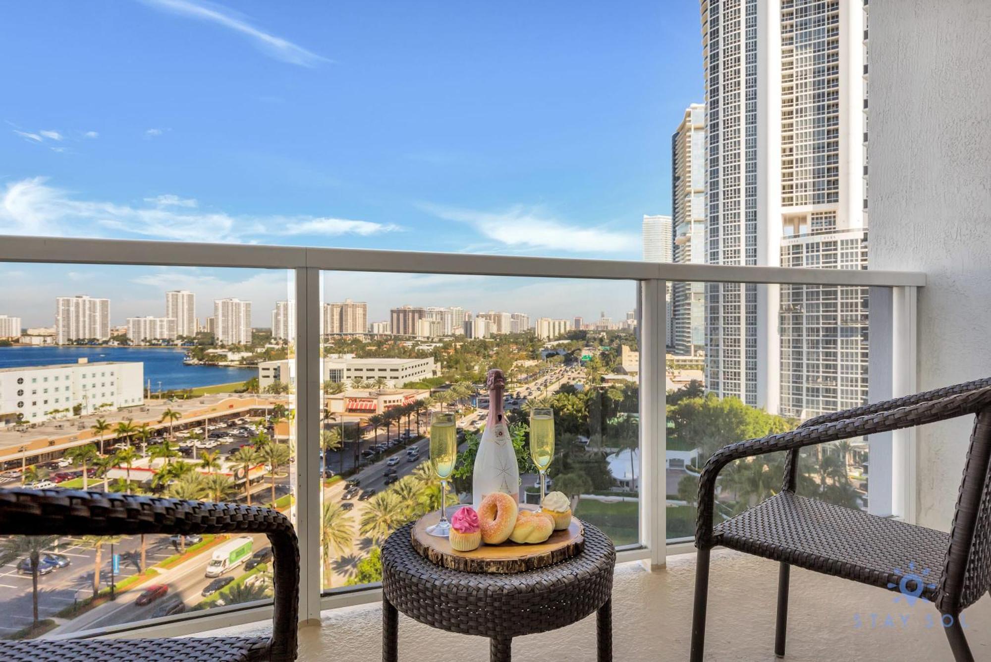 Deluxe Studio Balcony Bay View Amazing Pool Hotel Sunny Isles Beach Ngoại thất bức ảnh